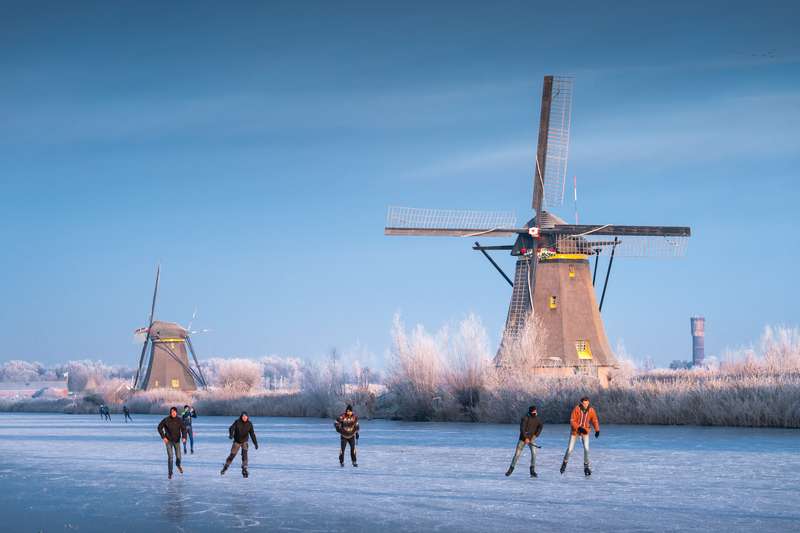 Mastering Winter Windmill Photography in Low Light Conditions