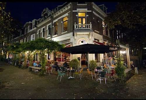 Exploring Nijmegen's Historic Taverns and Their Legendary Patrons