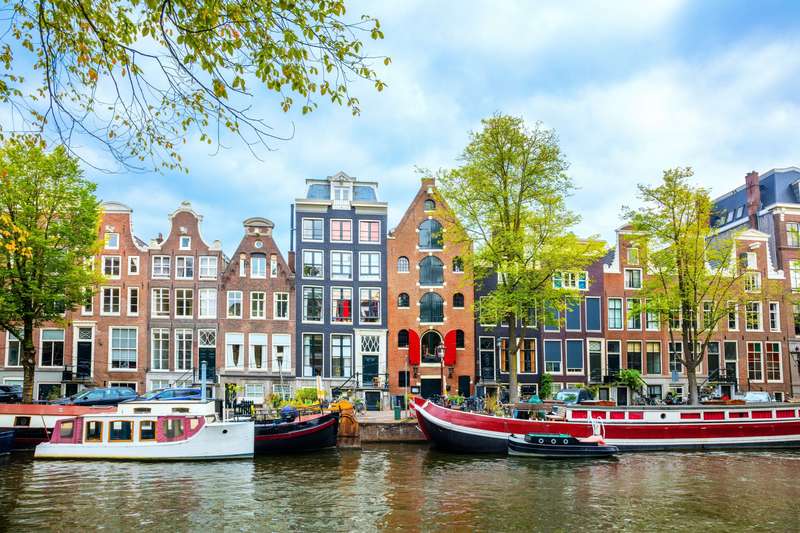 Amsterdam's Canals and the Rise of Modern Skyscrapers
