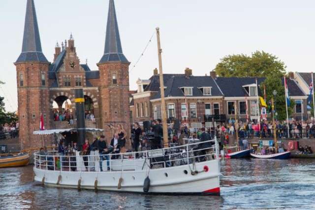 Sneekweek's Illuminated Boat Parade: A Night of Lights and Water