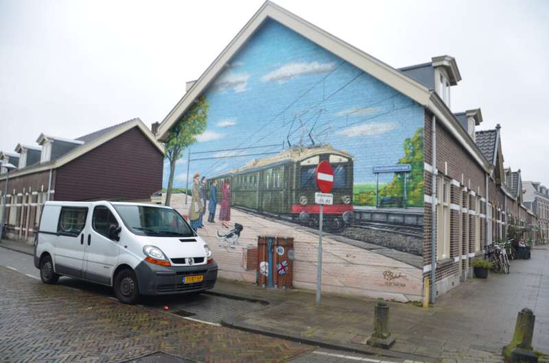 Guerrilla Art in Utrecht: Hidden Galleries in Subway Stations