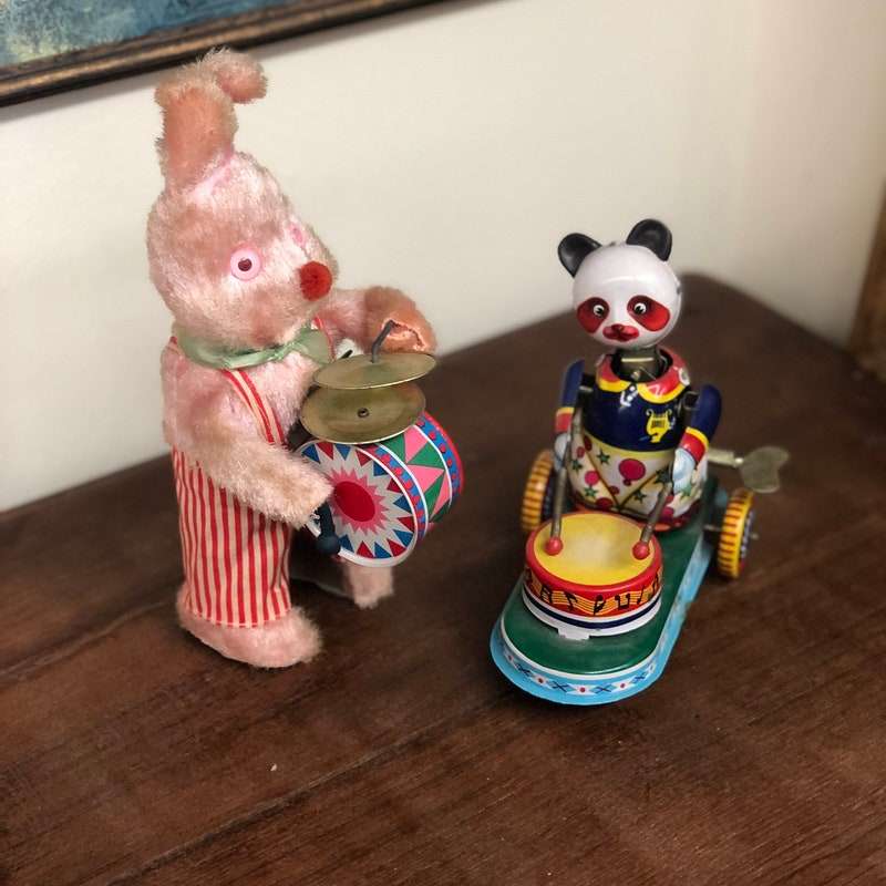 Exploring Vintage Wind-Up Toys at The Hague's Hidden Display