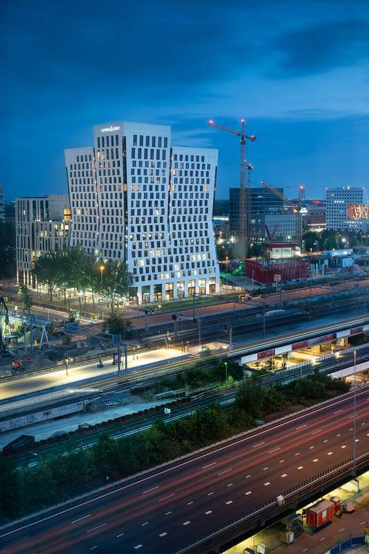 From Gables to Glass: Tracing Amsterdam's Architectural Journey