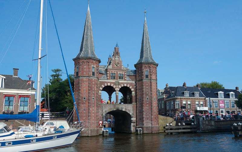 Sneek's Waterpoort: A Gateway to Frisian Culture and History