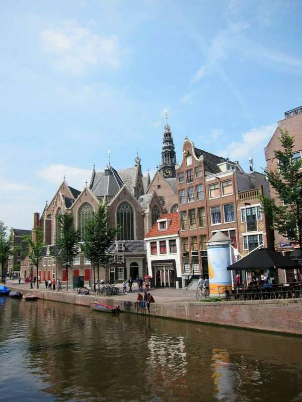Amsterdam's Hidden Churches: Ingenious Architecture Revealed